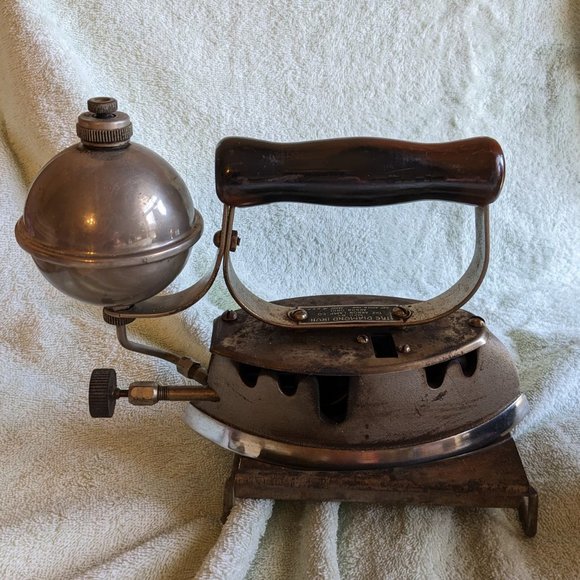 1930 Antique Gas Powered Iron Diamond Akron Lamp Mfg Co with Accessories Rare - Picture 2 of 13